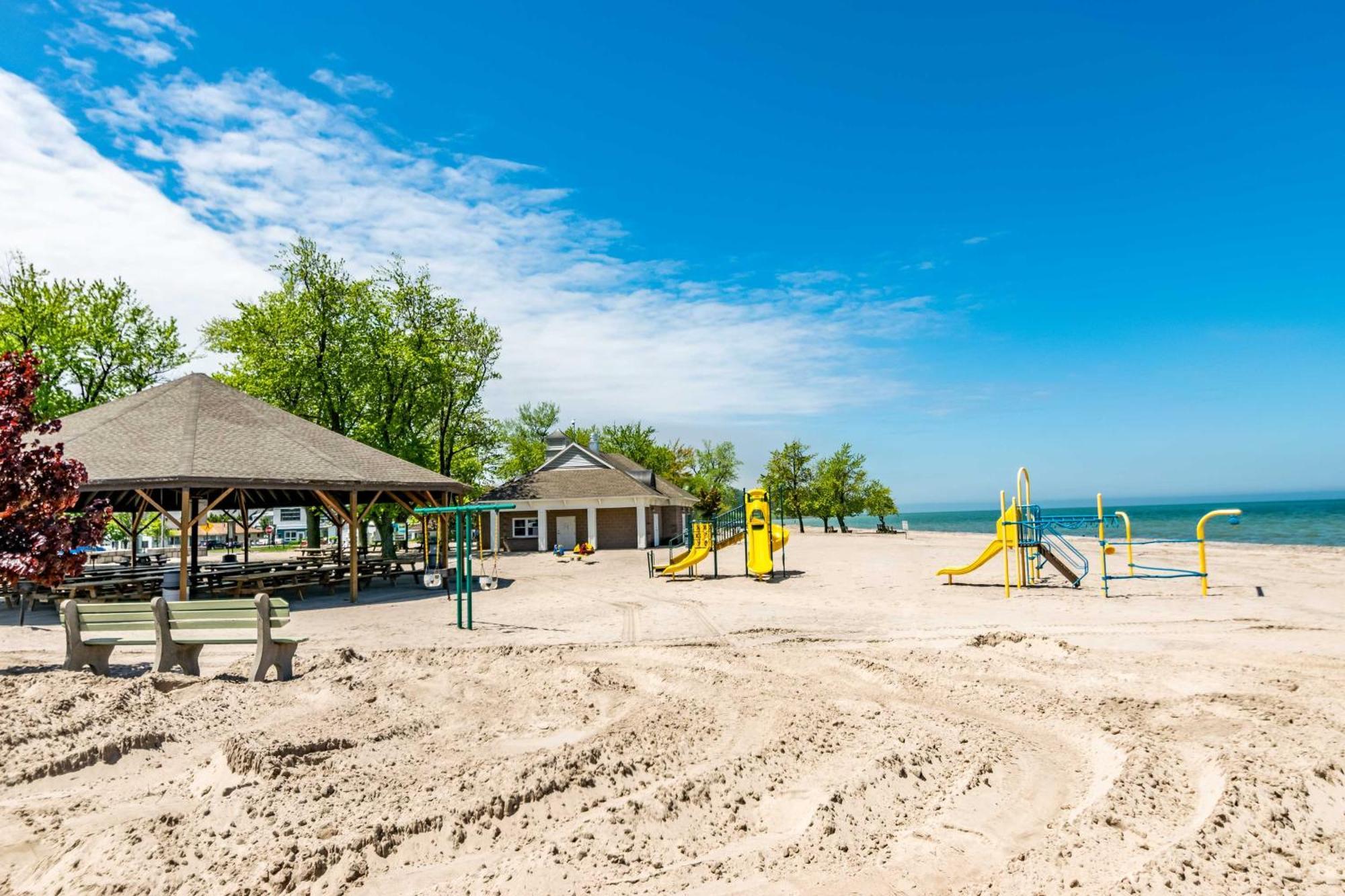 Sodus Point Home - Walkable To Beach! 외부 사진